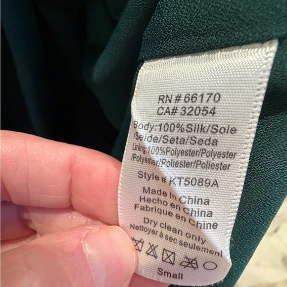 Small Anthropologie Maeve tallie silk cold shoulder blouse top green floral - Picture 6 of 6